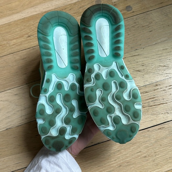 Nike shoes - Picture 5 of 7